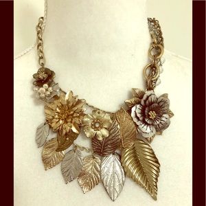 Cute Floral Necklace mixed Metal Silver & Gold.